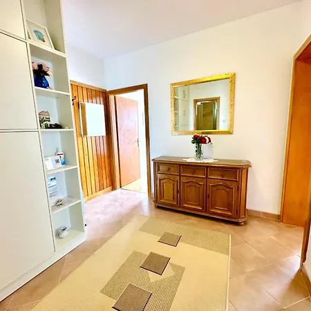 Spacious Family Near The * Makarska