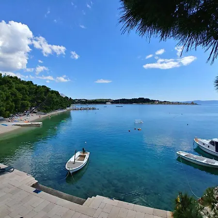 Spacious Family Near The Makarska