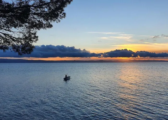 Spacious Family Near The * Makarska