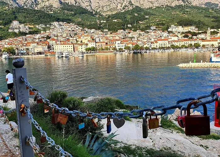 Spacious Family Near The Apartman *