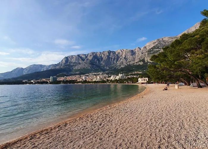 Apartman Spacious Family Near The Makarska