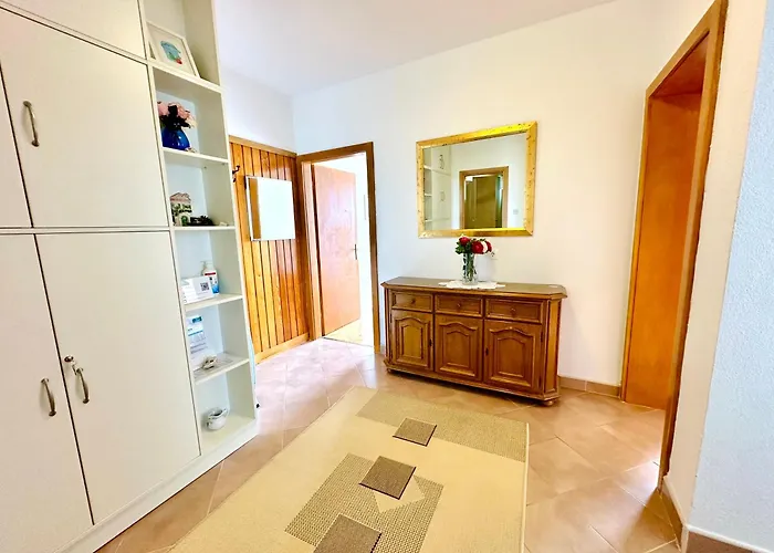 Spacious Family Near The * Makarska