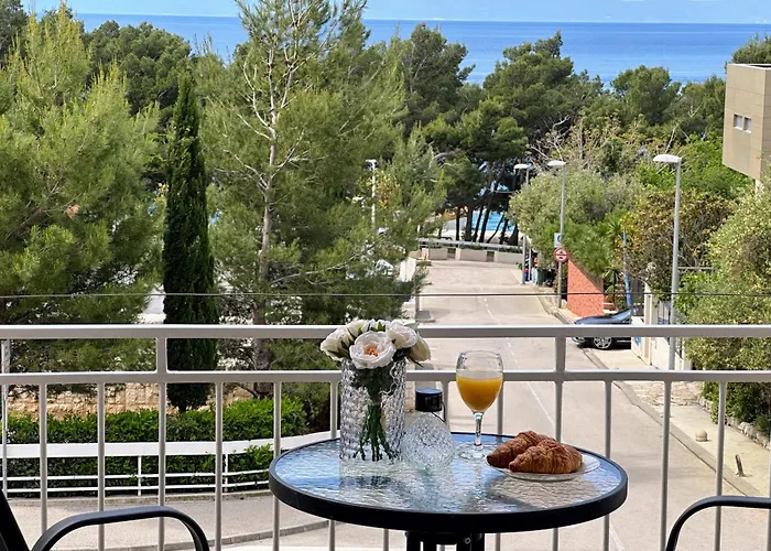 Apartman Spacious Family Near The Makarska