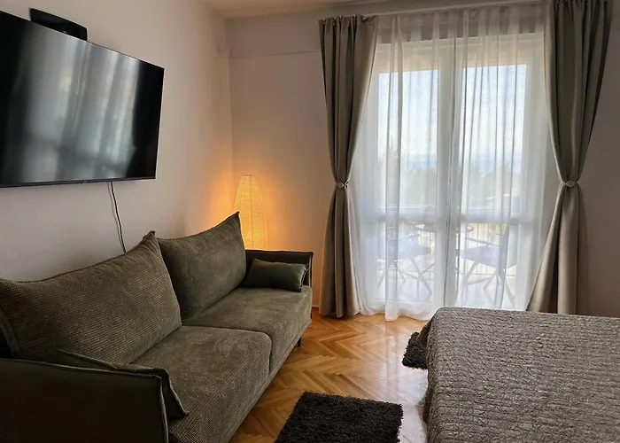 Spacious Family Near The * Makarska