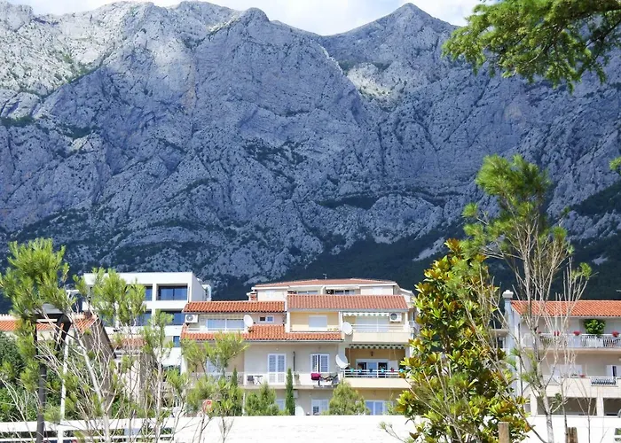 Apartman Spacious Family Near The Makarska