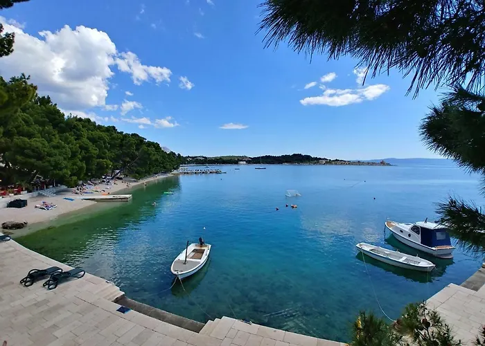 Spacious Family Near The Makarska