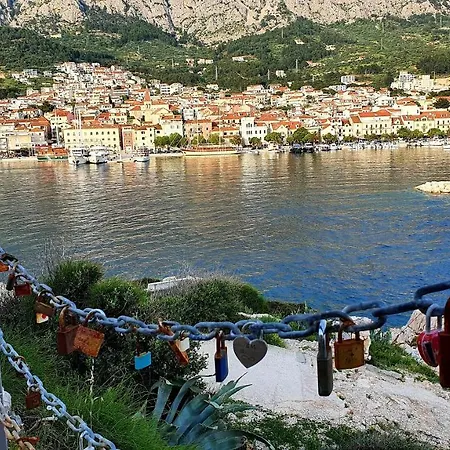 Spacious Family Near The Apartment *