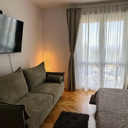 Spacious Family Near The * Makarska